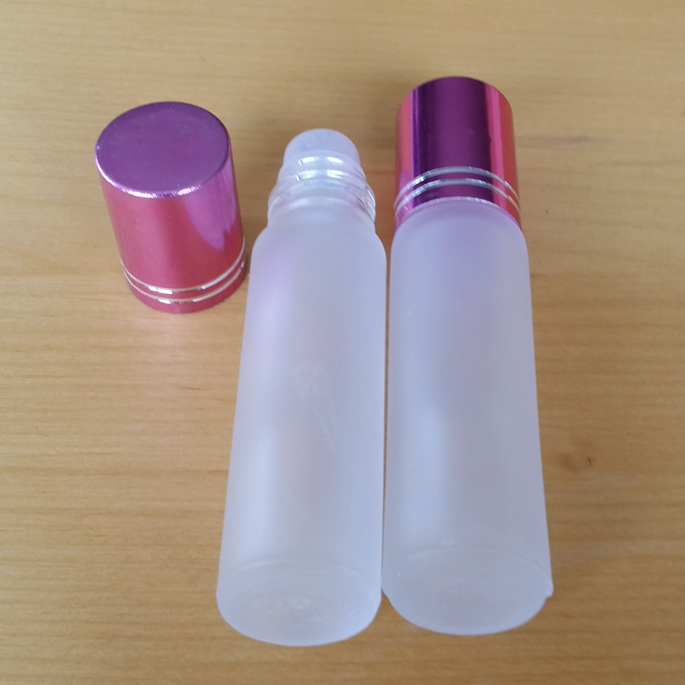 8ml Frosted Glass Roll-on Bottle with Pink Cap
